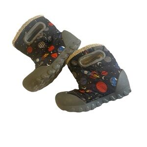 Bogs Kids Space-Print Winter Boots in Black with Multi-Color Planets